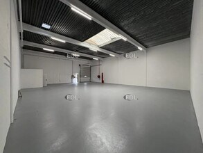 Light Industrial in Éragny to rent Interior Photo- Image 2 of 9