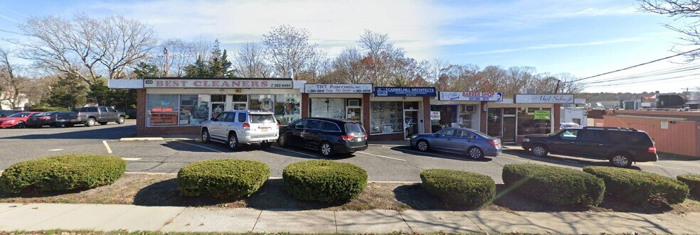 2 Freestanding Retail Strips portfolio of 2 properties for sale on LoopNet.co.uk - Building Photo - Image 2 of 5