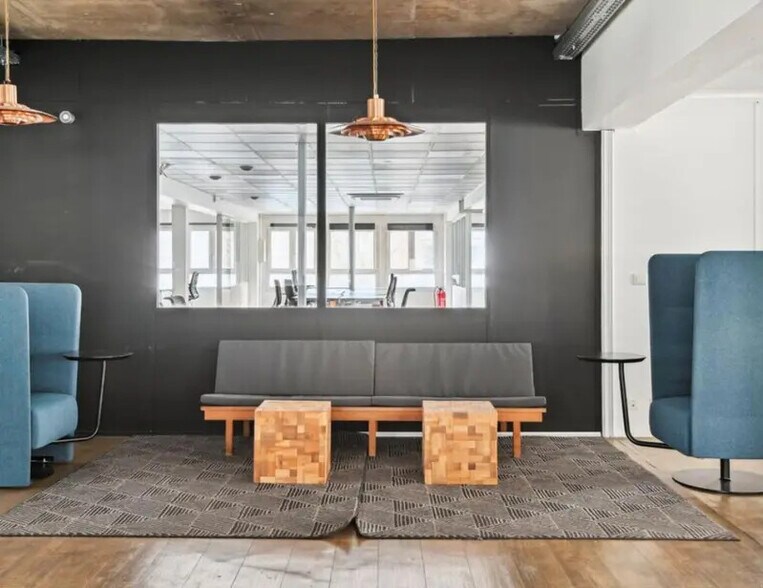 Office in Saint-Ouen-sur-Seine to rent - Building Photo - Image 1 of 11