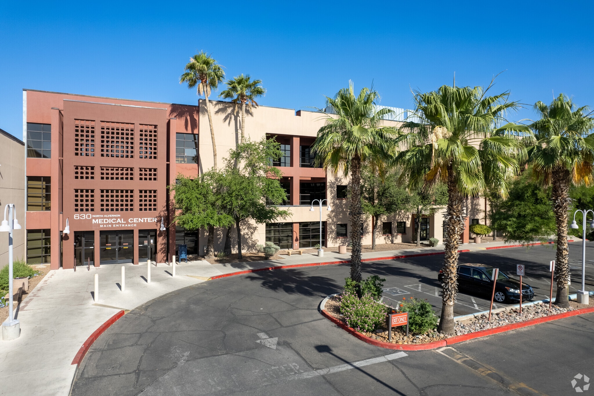 630 N Alvernon Way, Tucson, AZ to rent Building Photo- Image 1 of 9