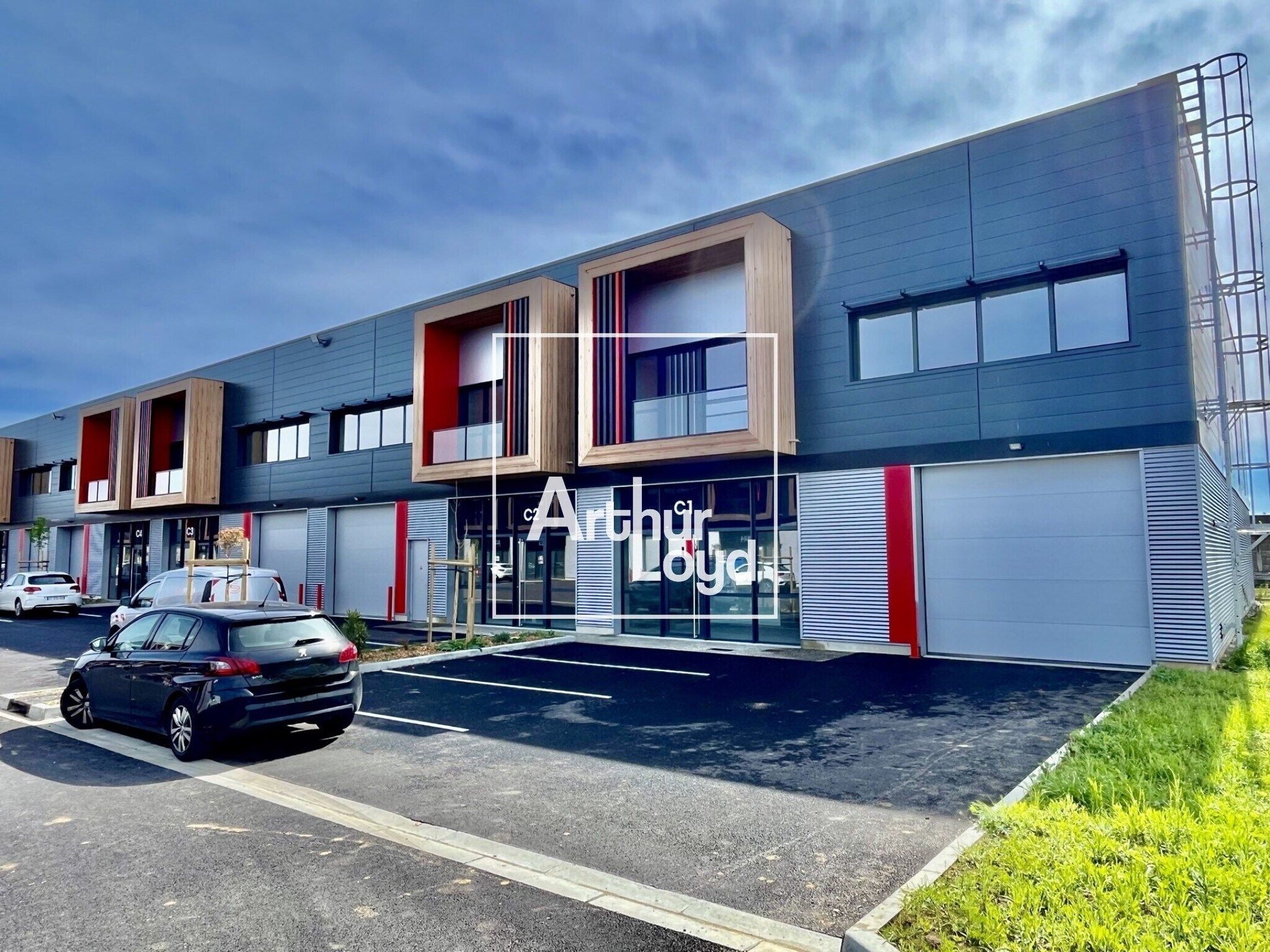 Light Industrial in Fenouillet to rent Building Photo- Image 1 of 14