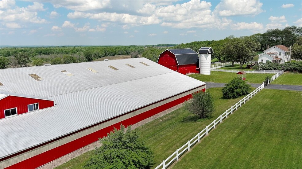 4583 Lima Rd, Geneseo, NY for sale - Primary Photo - Image 1 of 40