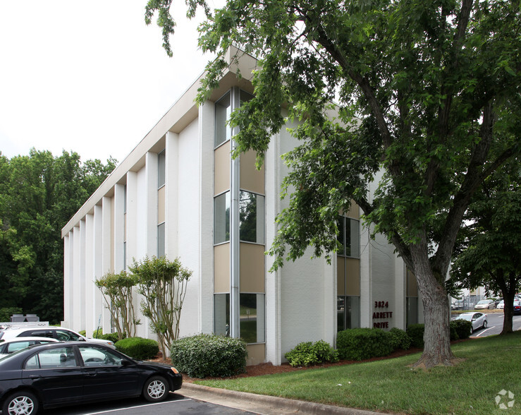 3801 Computer Dr, Raleigh, NC for rent - Primary Photo - Image 3 of 14