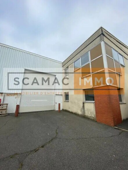 Industrial in Chilly-Mazarin to rent - Building Photo - Image 1 of 5