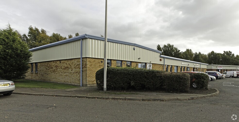 50 Dickson St, Dunfermline to rent - Building Photo - Image 2 of 6