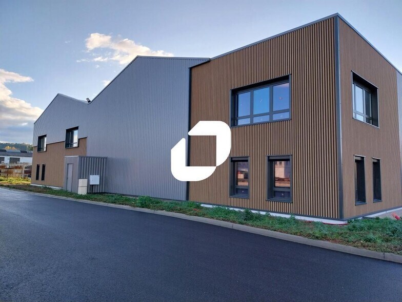 225 Avenue Des Marronniers, Bourgoin-Jallieu to rent - Building Photo - Image 2 of 41