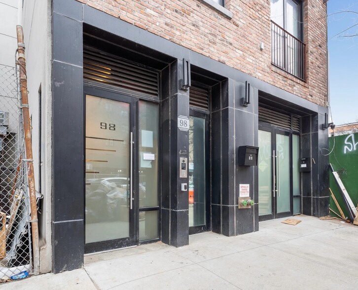 98 Tompkins Ave, Brooklyn, NY for rent - Building Photo - Image 1 of 25