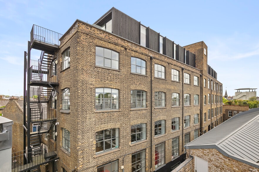 Perren St, London to rent - Building Photo - Image 1 of 18