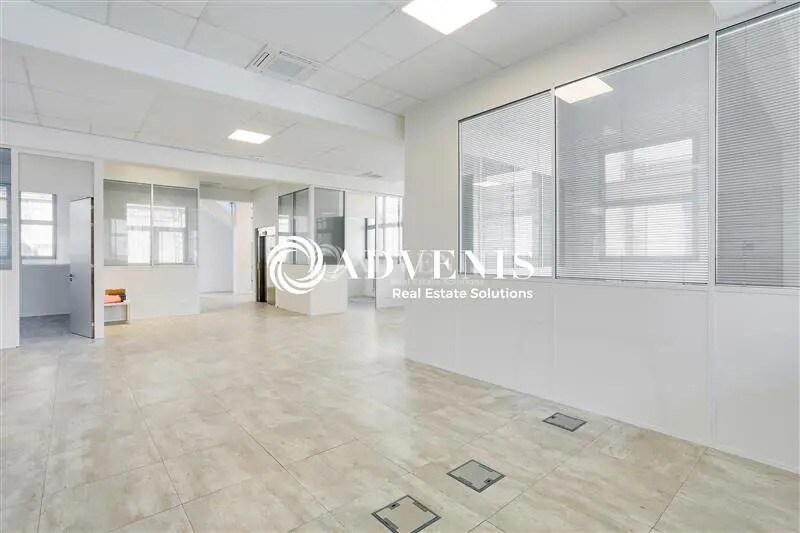 Office in Joinville-le-Pont to rent - Building Photo - Image 3 of 9