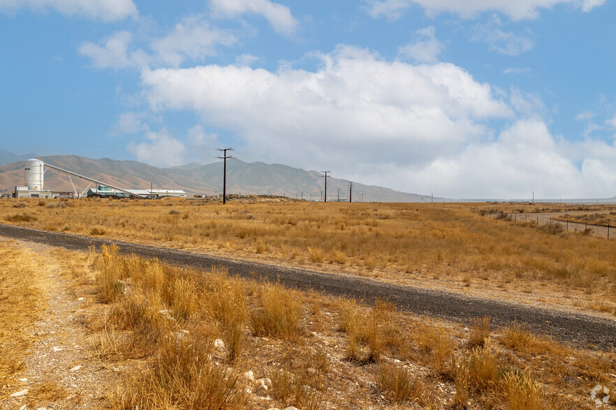 S 300 S Industrial Loop Rd, Tooele, UT for sale - Building Photo - Image 3 of 14