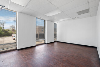 10001 W Roosevelt Rd, Westchester, IL for rent Interior Photo- Image 1 of 4