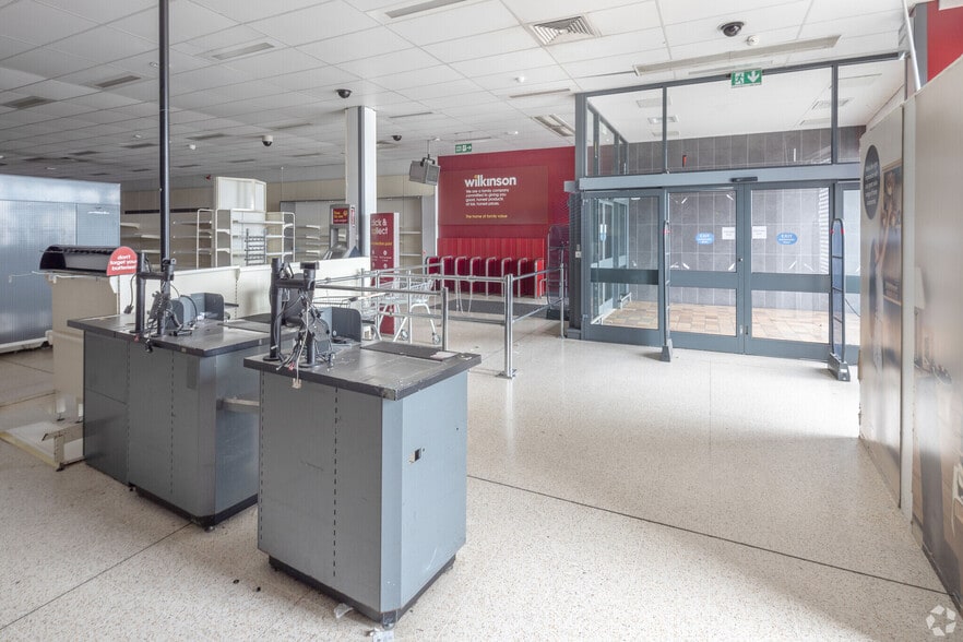 Chancery Ln, Stoke On Trent to rent - Interior Photo - Image 2 of 12