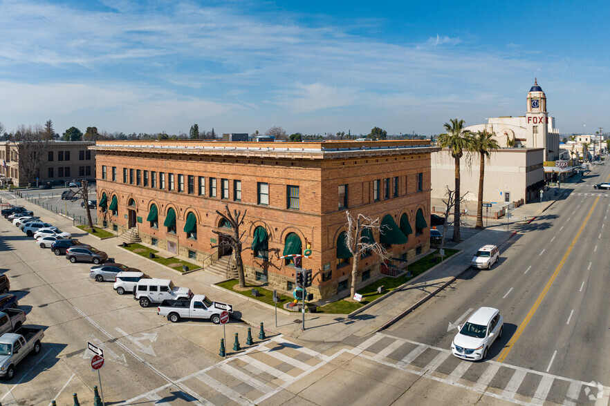 1712 19th St, Bakersfield, CA for rent - Aerial - Image 2 of 18