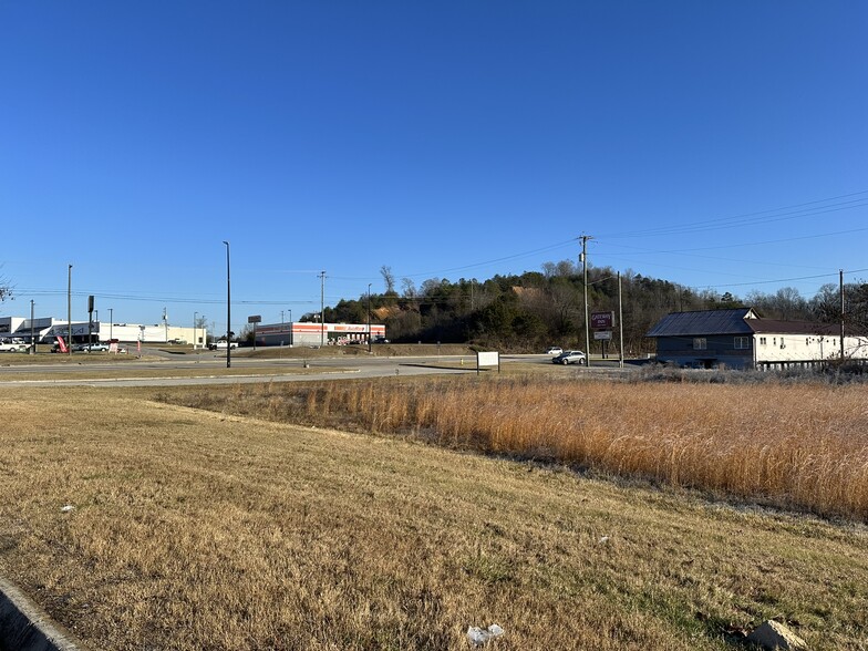 6240 Asheville Highway Hwy, Knoxville, TN for rent - Primary Photo - Image 1 of 8