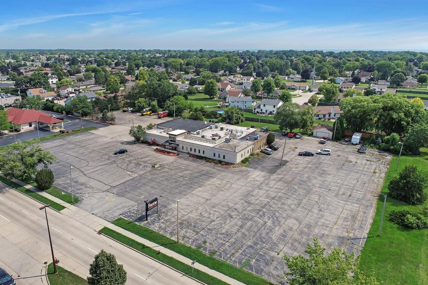 2801 30th Ave, Kenosha, WI for sale - Building Photo - Image 3 of 19