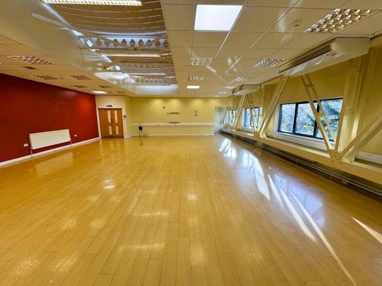 32-46 King St, Alfreton to rent - Interior Photo - Image 3 of 12