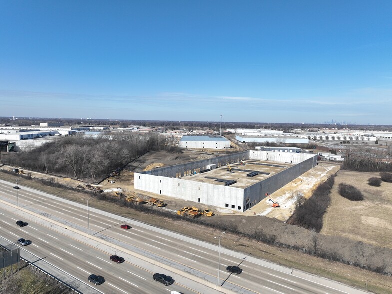 12201 Griffith Ctr, Alsip, IL for rent - Building Photo - Image 3 of 8