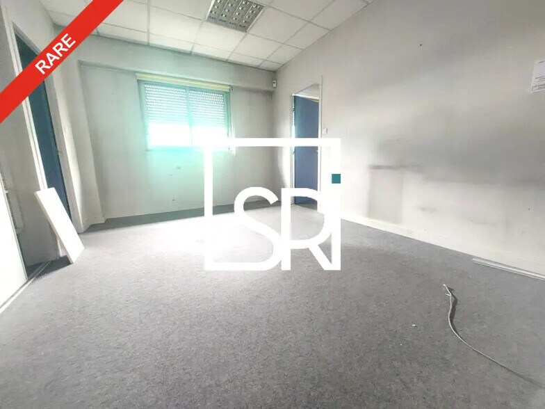 Office in Clermont-Ferrand for sale - Interior Photo - Image 3 of 12