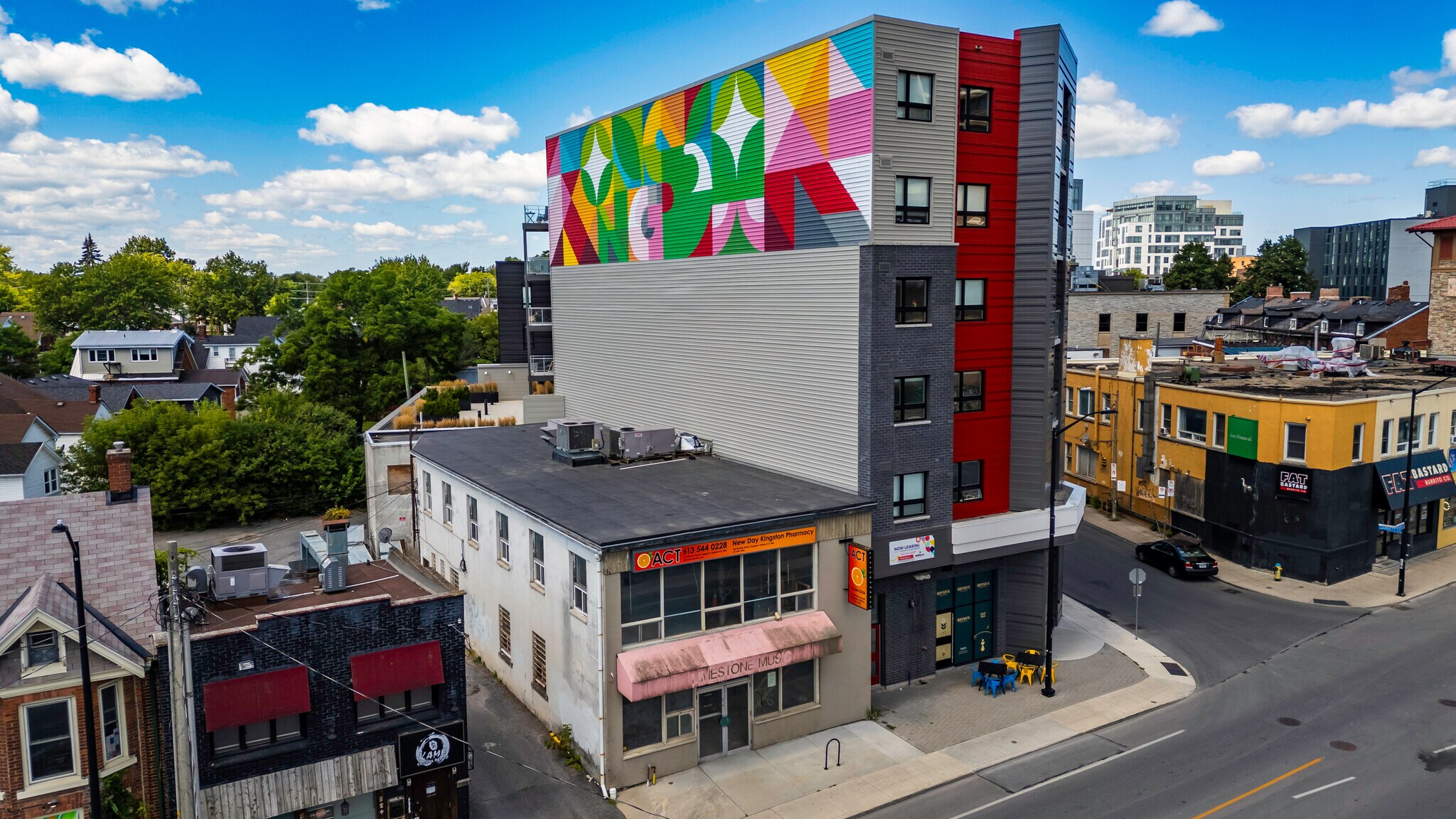 162 Division St, Kingston, ON for sale Primary Photo- Image 1 of 8