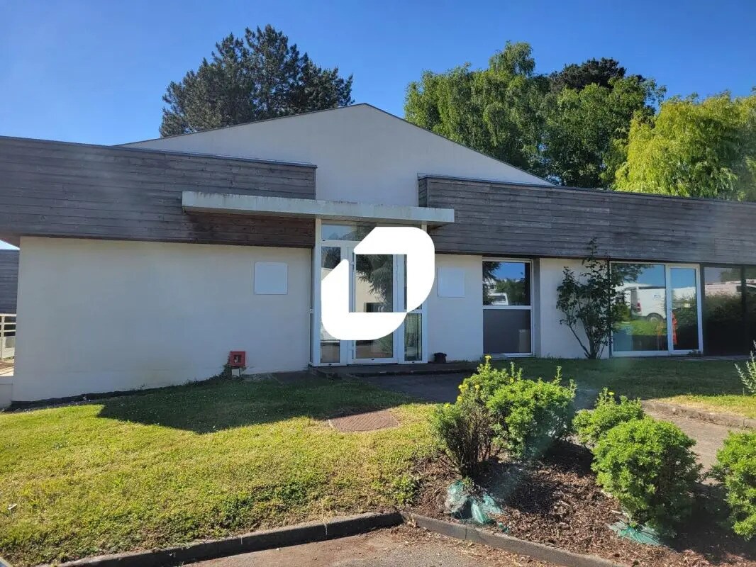 Office in Vertou to rent Building Photo- Image 1 of 2