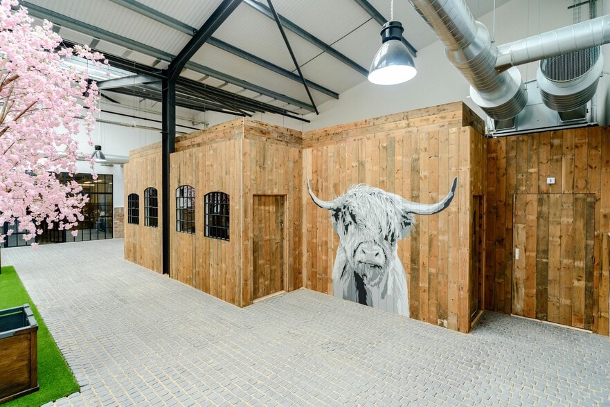 Lower Wavensmere Farm, Wootton Wawen to rent - Building Photo - Image 1 of 16