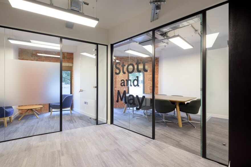 37-43 Blagrave St, Reading to rent - Interior Photo - Image 2 of 24