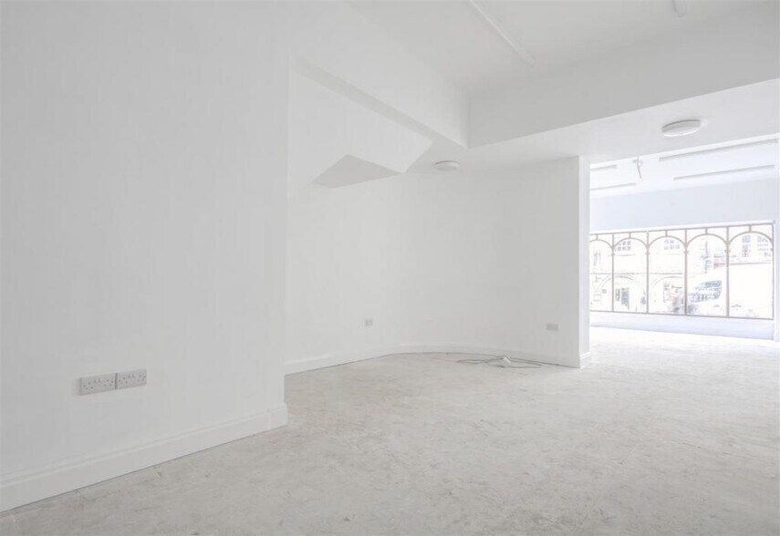 49-51 High St, Skipton to rent - Interior Photo - Image 3 of 5