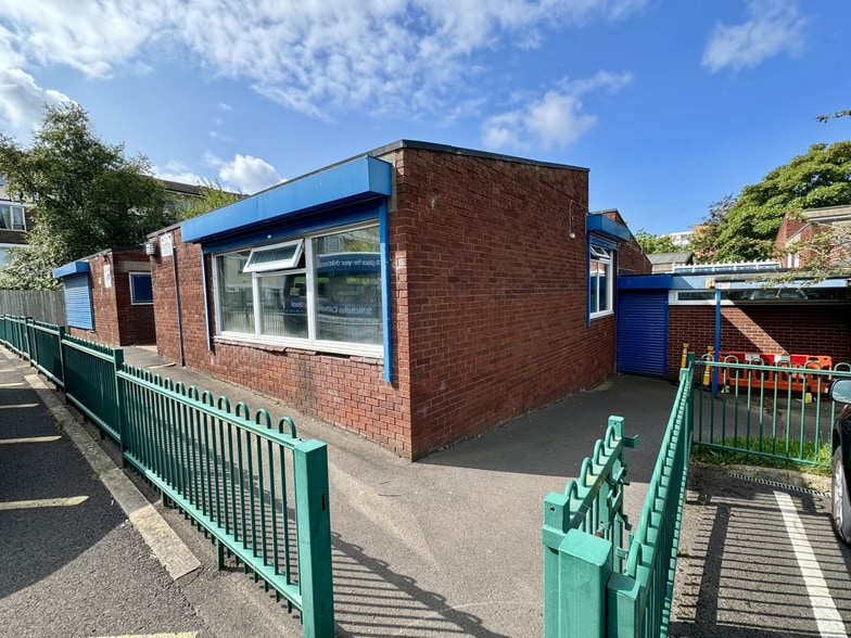 Orthes St, Liverpool to rent - Building Photo - Image 2 of 2