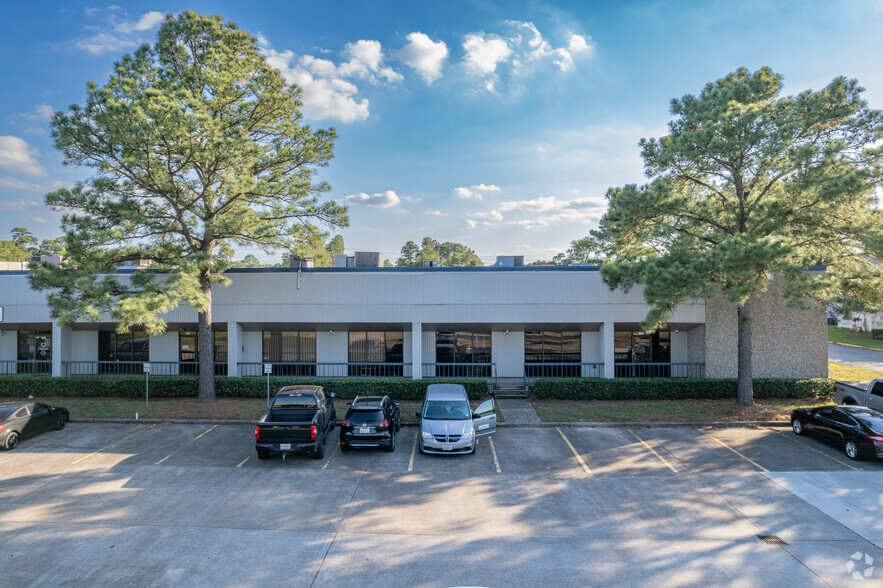 352-398 Garden Oaks Blvd, Houston, TX for rent - Building Photo - Image 2 of 3