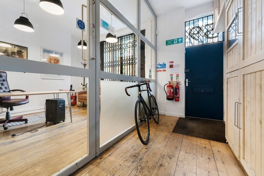 59 Mount Stuart Sq, Cardiff to rent - Interior Photo - Image 3 of 18