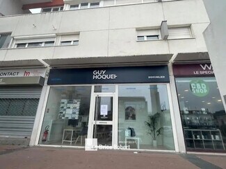 More details for 7 Place Jean Monnet, Meyzieu - Retail to Rent