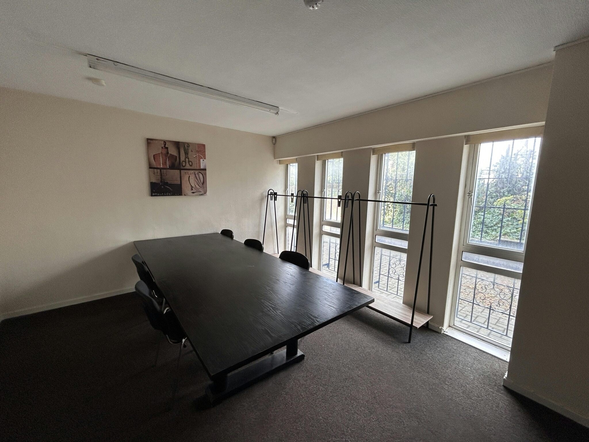 Cross Green Appr, Leeds to rent Interior Photo- Image 1 of 4