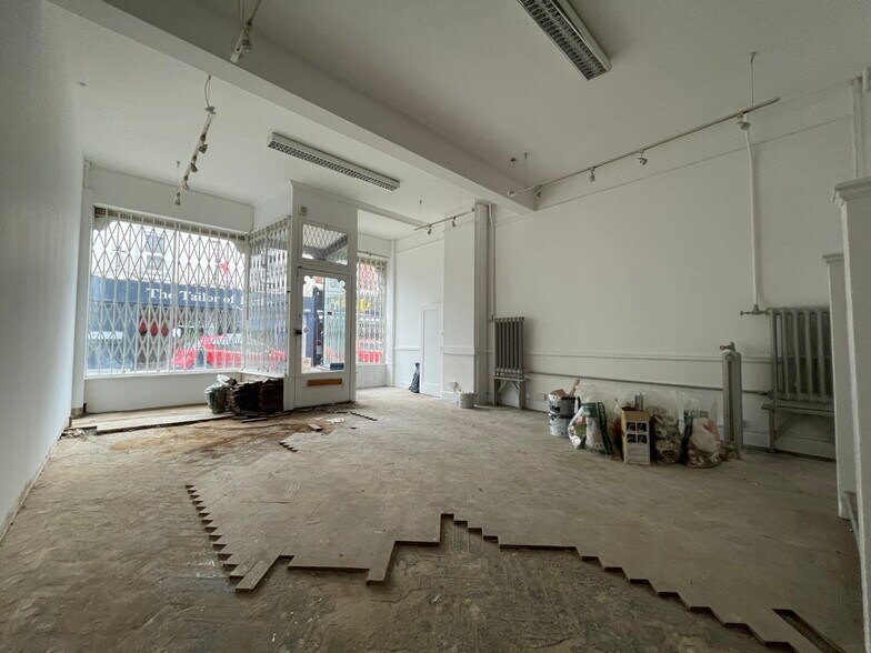 27 High St, Hythe to rent - Building Photo - Image 3 of 8