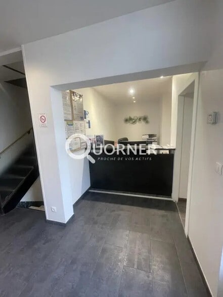 Office in Pontoise to rent - Building Photo - Image 3 of 10