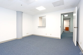 5901 Christie Ave, Emeryville, CA for rent Interior Photo- Image 1 of 4