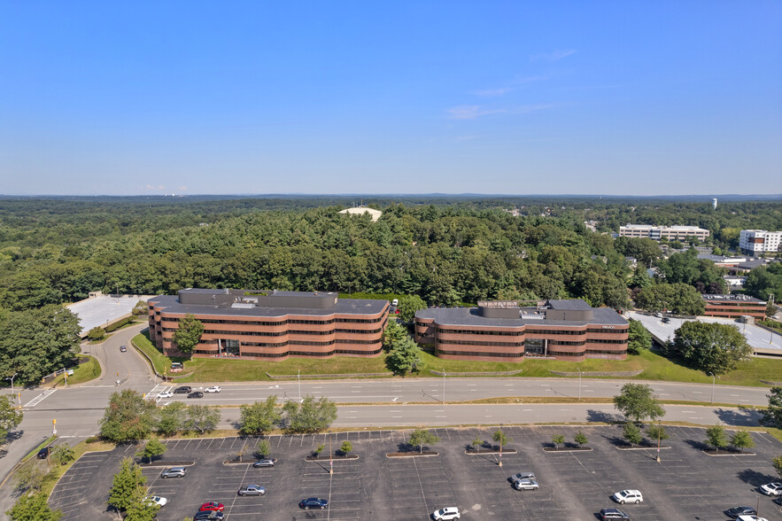 10 Burlington Mall Rd, Burlington, MA for rent - Building Photo - Image 1 of 5