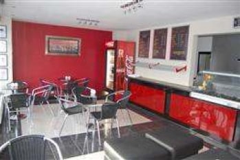 252-258 Tinshill Rd, Leeds to rent - Building Photo - Image 3 of 5