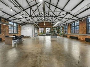 99 Wallis Rd, London to rent Interior Photo- Image 1 of 11