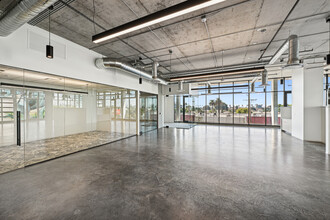 2922 Crenshaw Blvd, Los Angeles, CA for rent Building Photo- Image 1 of 3