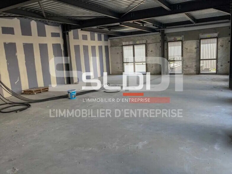 Office in Limas for sale - Interior Photo - Image 2 of 9