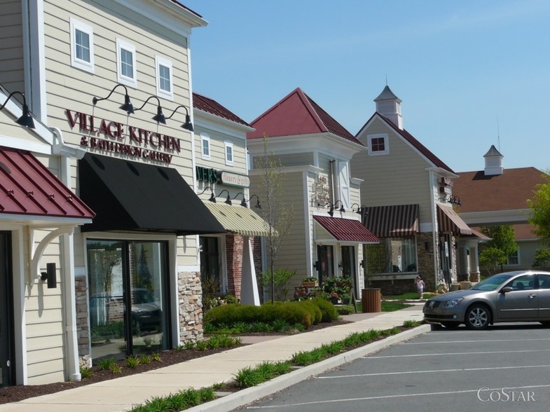 345 W Main St, Leola, PA for sale - Building Photo - Image 1 of 1