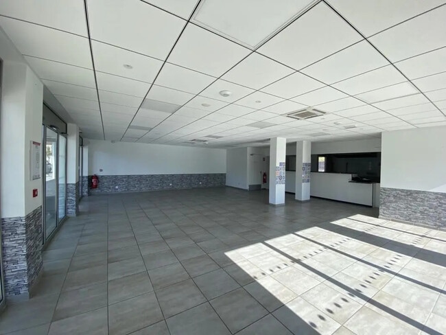 Location Commerce 141 m²