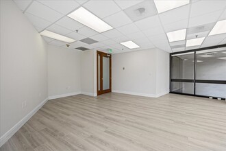 848 Brickell Ave, Miami, FL for rent Building Photo- Image 2 of 3