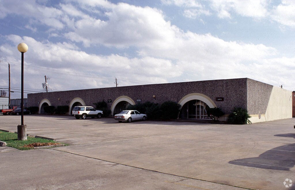 7320 Ashcroft Dr, Houston 77081