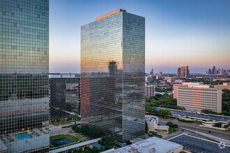 9 Greenway Plz, Houston, TX for rent Building Photo- Image 1 of 13