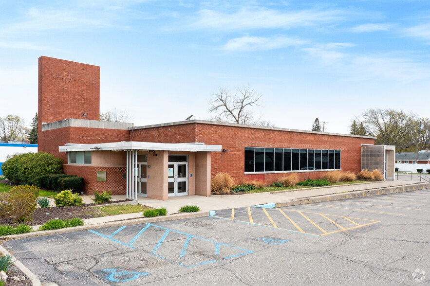 27901 Plymouth Rd, Livonia, MI for sale - Building Photo - Image 1 of 1