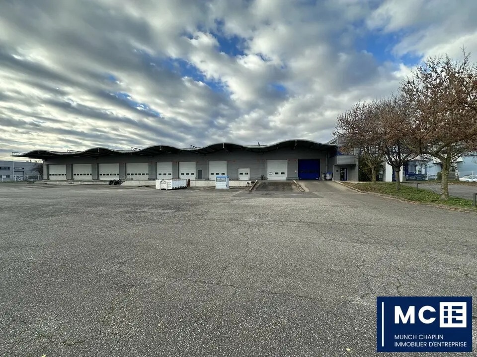 Location Entrepôt 3 000 m² - Photo 1