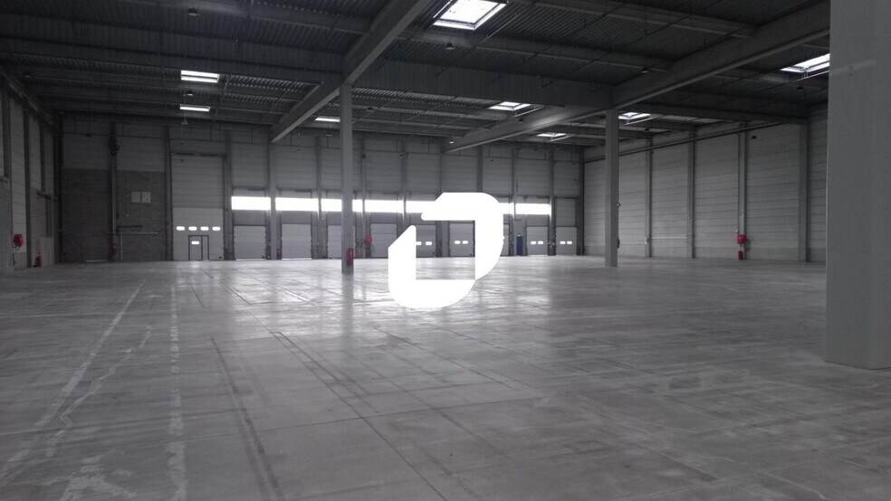 Industrial in Bonneuil-sur-Marne to rent - Interior Photo - Image 2 of 16