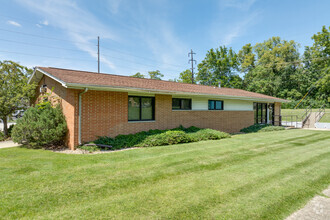 2499 N Monroe St, Decatur, IL for rent Building Photo- Image 2 of 12