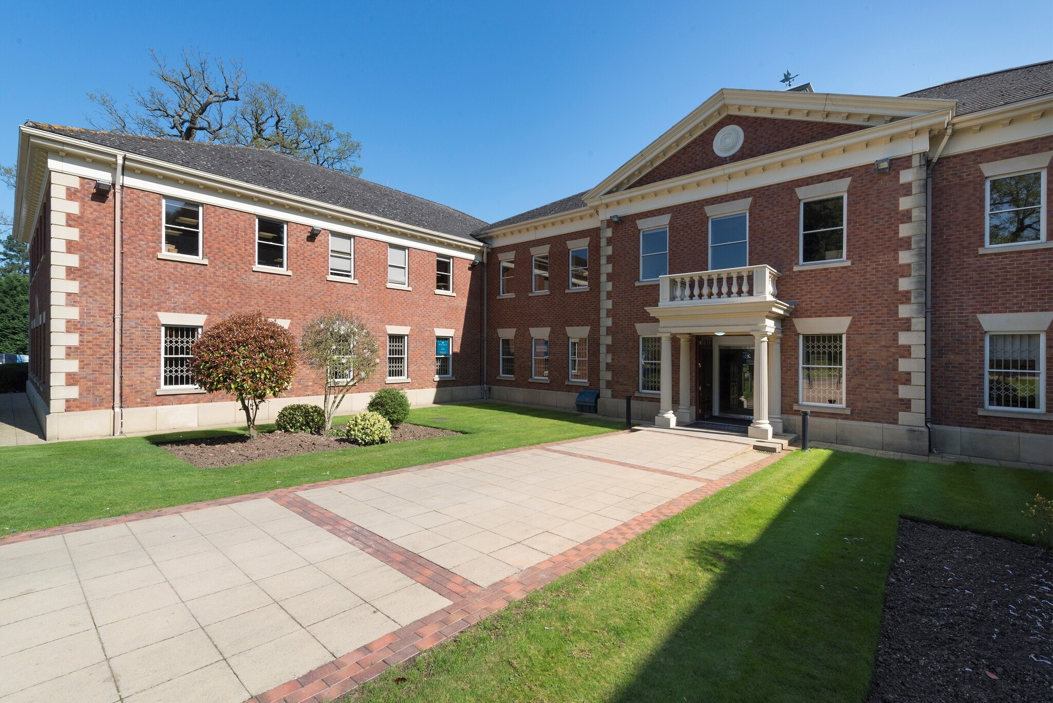 Church Ln, Ascot to rent Building Photo- Image 1 of 12